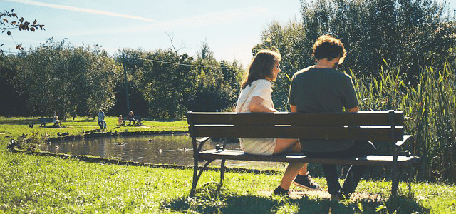 Warning signs that your date is not into you