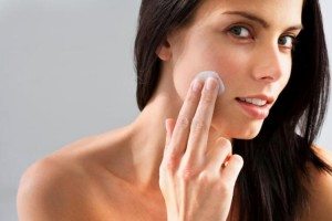 How to Fade Acne Scars Using Retinol